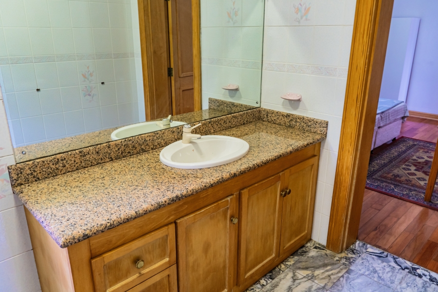 10 Bedroom Property for Sale in Bishopscourt Western Cape